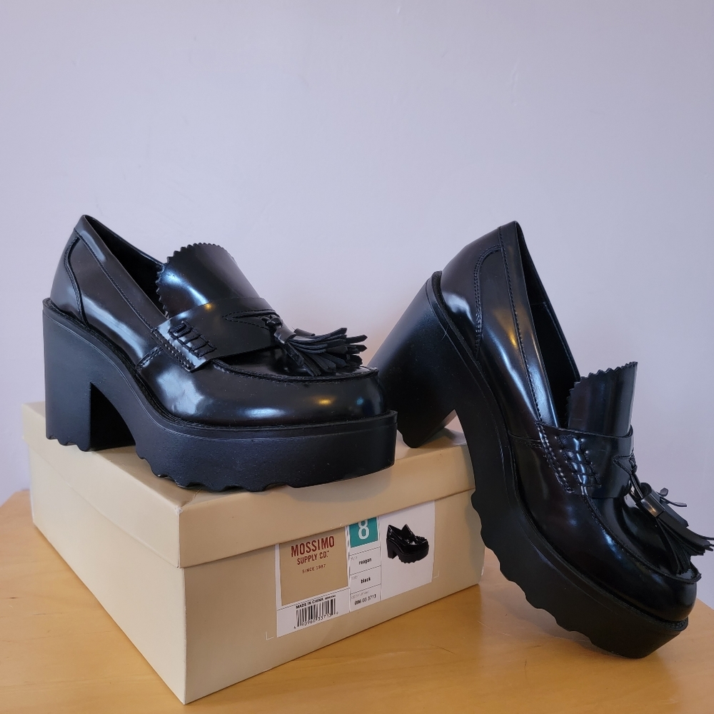 • NIB MOSSIMO PLATFORM PENNY LOAFERS •